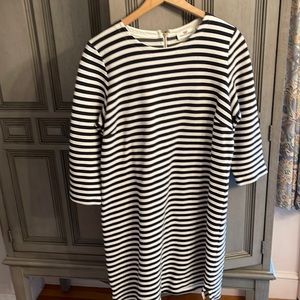 Vineyard Vines Sweater dress black white stripe Large. Good used condition